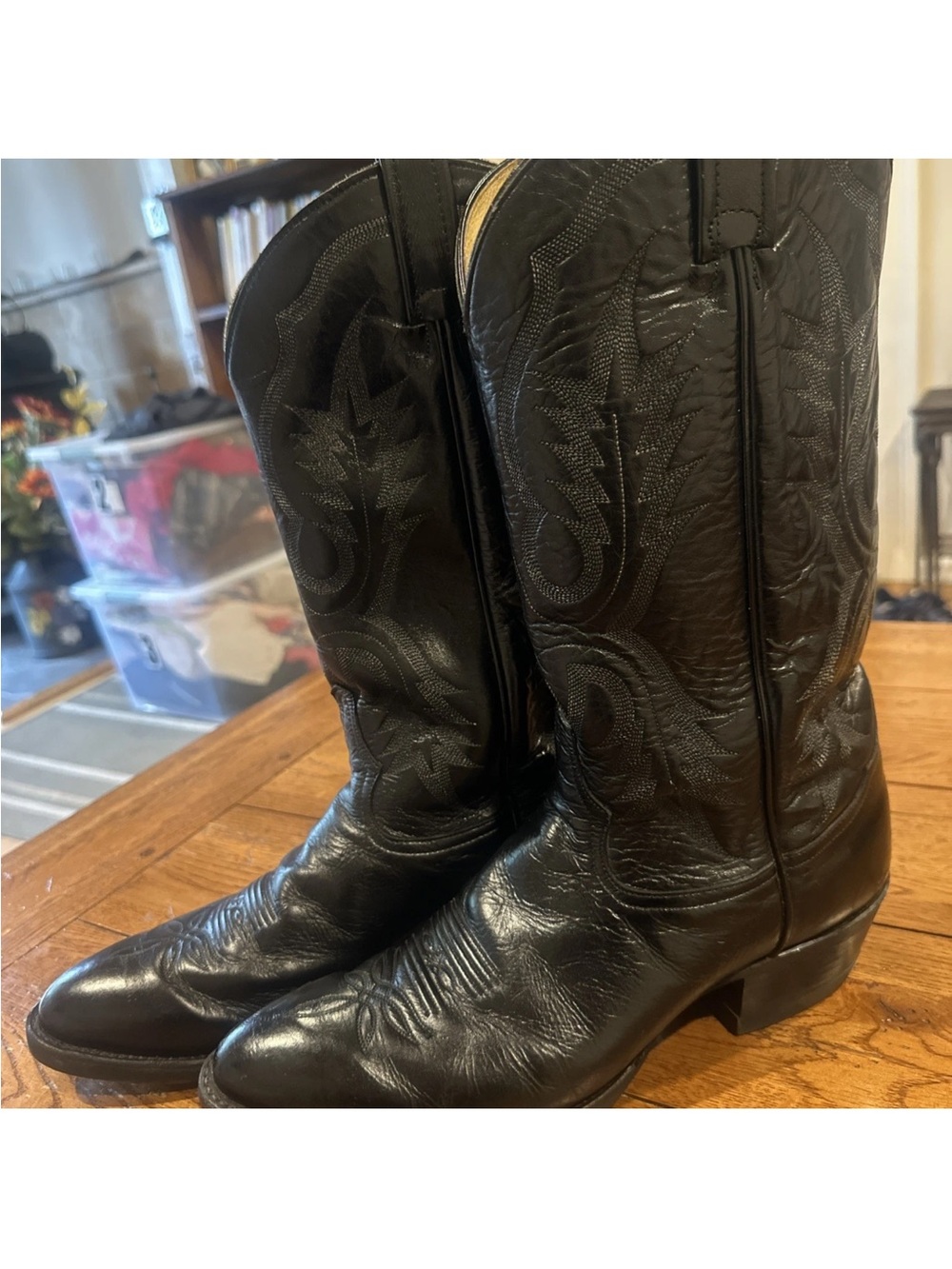 Mens TONY LAMA WESTERN BLACK LEATHER BOOTS #2914..SIZE 10.5B U.S.A.